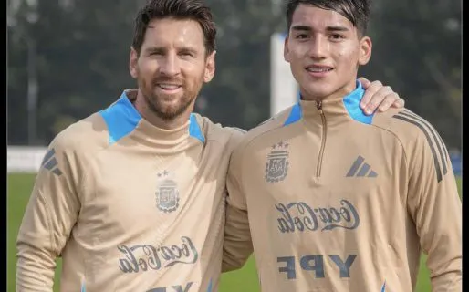 El juvenil chubutense entrenó con la Selección Mayor en Ezeiza. Scaloni lo incluyó en la práctica formal. Compartió cancha con Messi y dejó una buena imagen.
