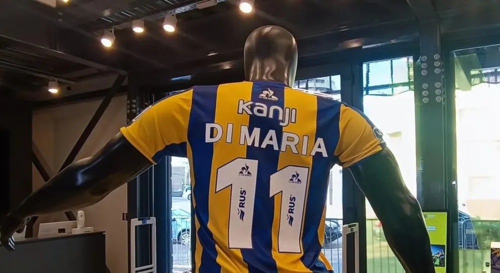 Furor por la camiseta de Central con el dorsal de Di María, cuánto cuesta y dónde se compra.