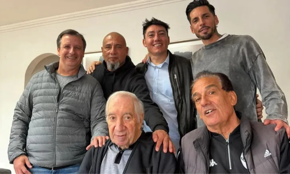 Ex jugadores de Estudiantes con Carlos Bilardo