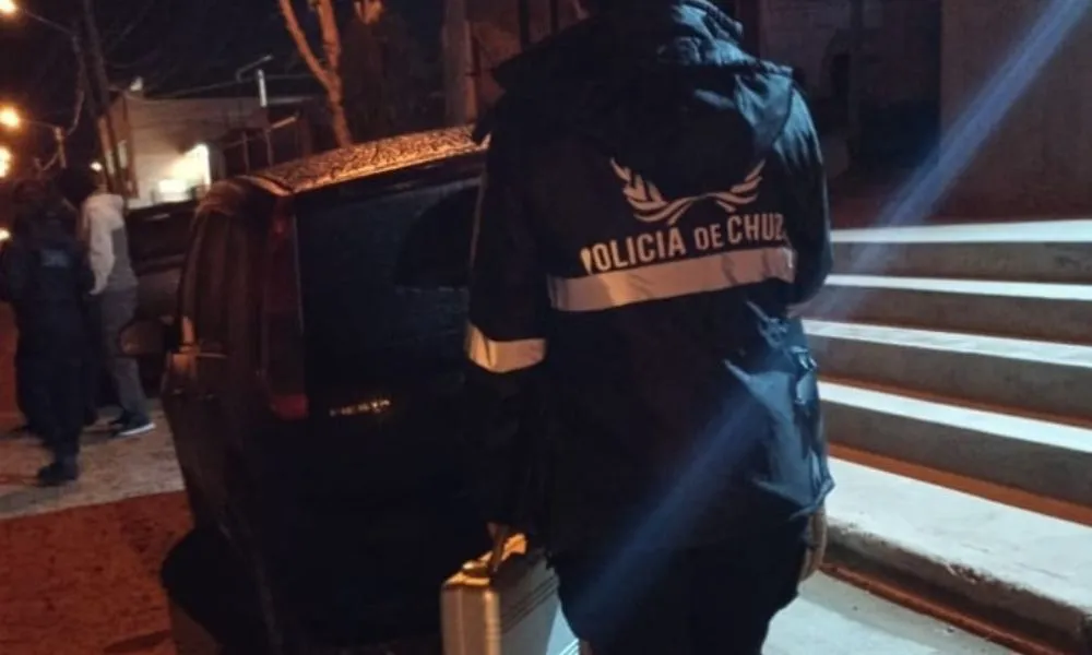 Vecinos frustran intento de robo de un auto