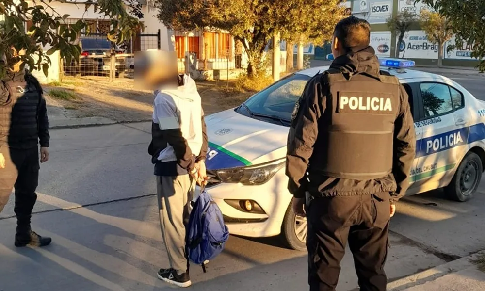 Quiso entrar a un domicilio y fue detenido