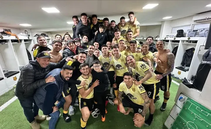 Con dos goles de Rivero y uno de Crego, Deportivo Madryn venció a Colegiales y subió al cuarto puesto