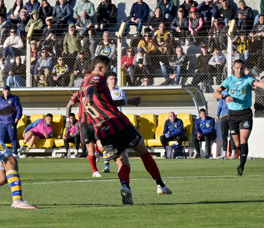 Deportivo Madryn igualó 1-1 con Atlanta.
