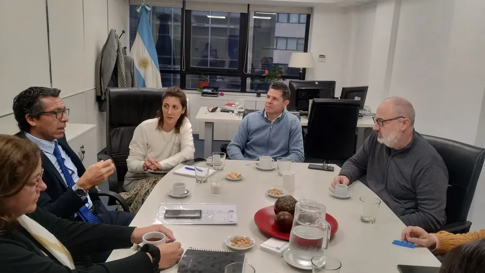 Reunión con autoridades nacionales