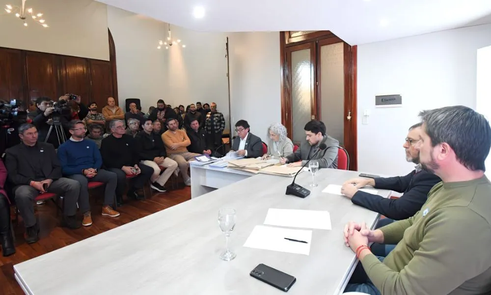 liciatación de obra de pavimento en Trelew