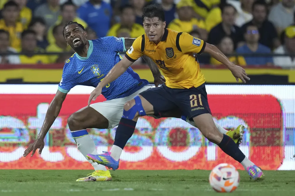 El debut de Ancelotti fue opaco y sin emociones. Brasil empató 0 a 0 ante Ecuador en Guayaquil.