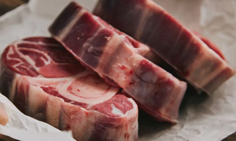 Carne con hueso fuente Freepik