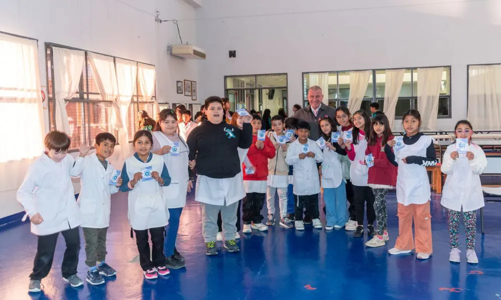 Entrega de escarapelas en Gaiman