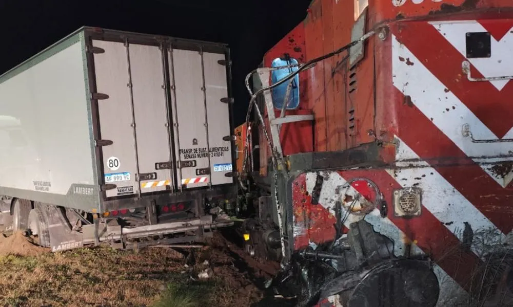 Choque entre tren y camión en Catriló